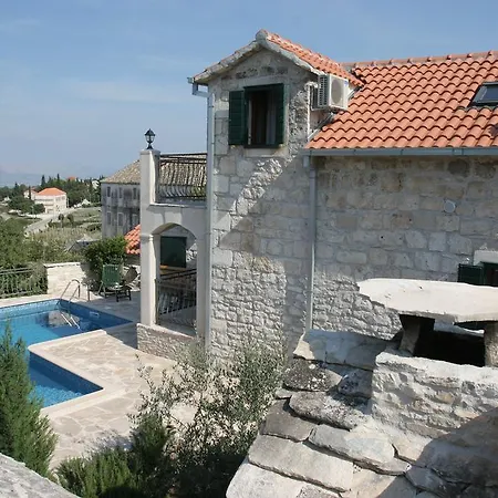 Villa Villa Skrip Škrip